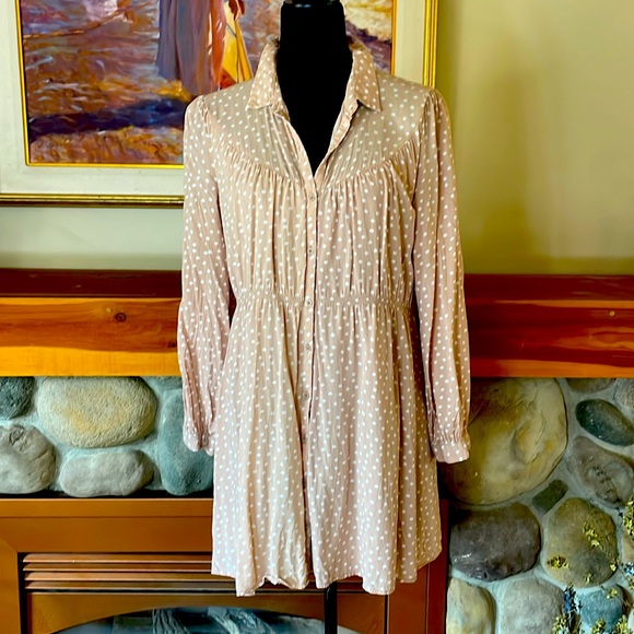 Forever 21 button down peach polkadot long sleeve tunic (L) - Picture 1 of 7